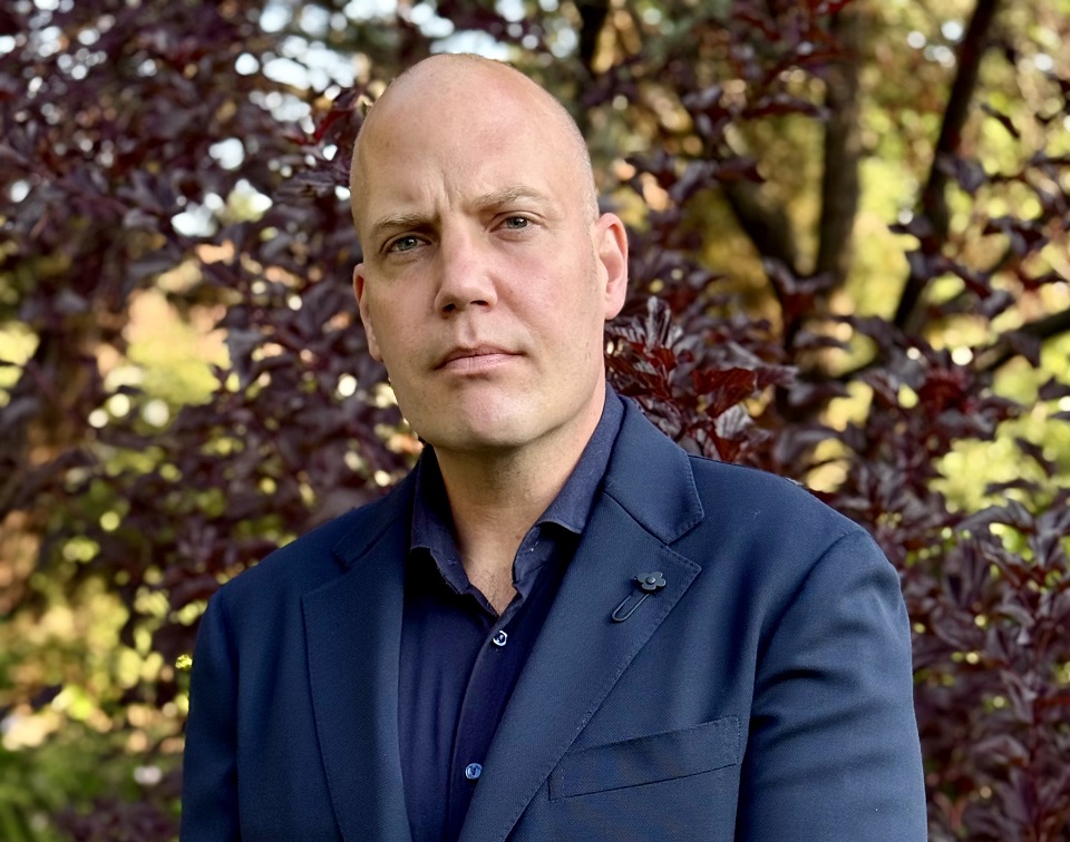 Gustav Kallen Rod Beskuren 2025 960X.